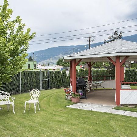 Maple Leaf Motel Inn Towne Osoyoos Extérieur photo
