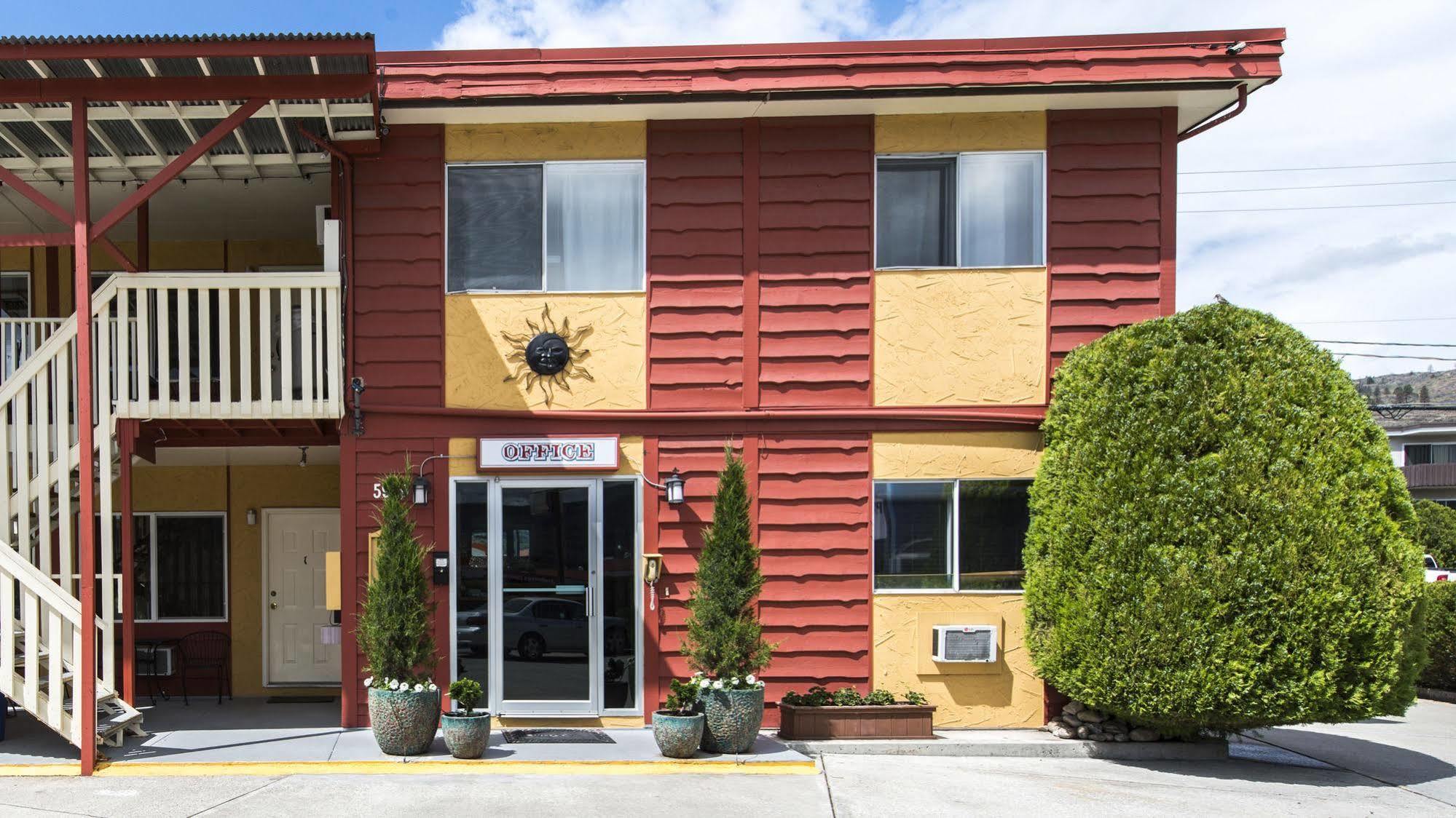Maple Leaf Motel Inn Towne Osoyoos Extérieur photo