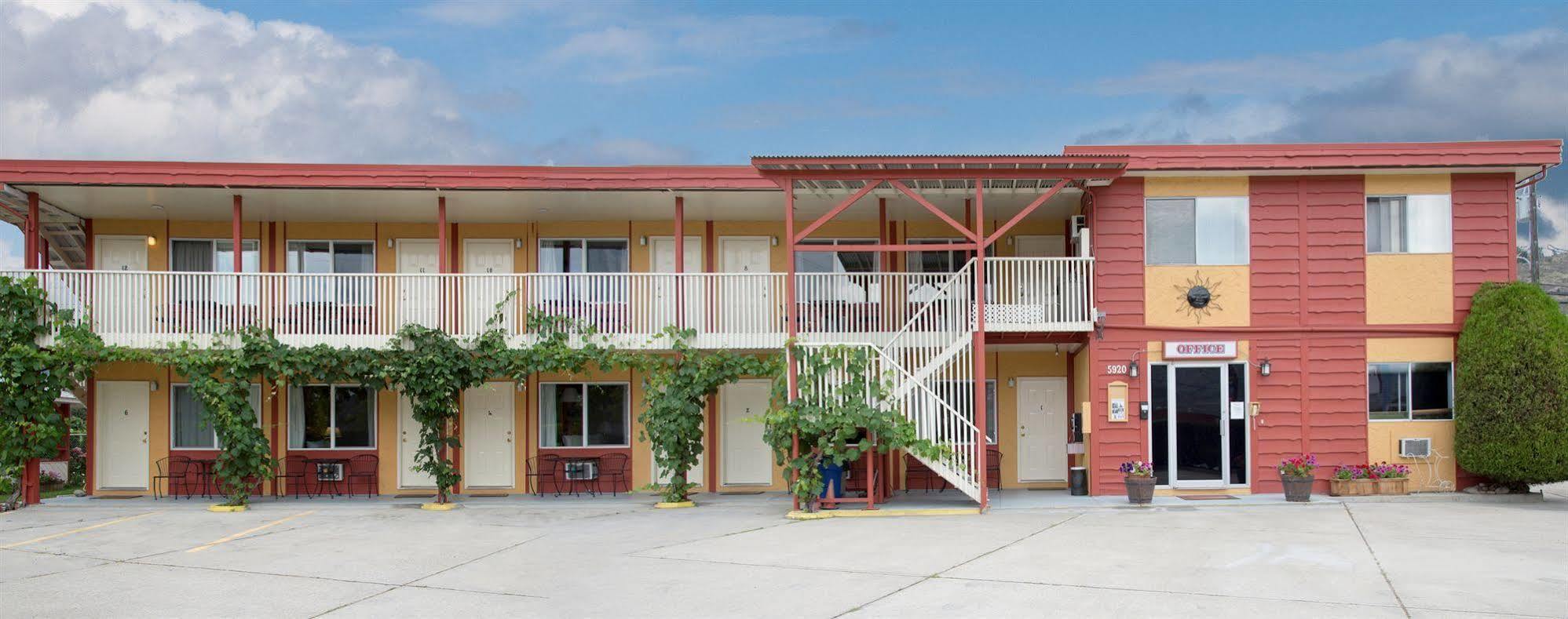 Maple Leaf Motel Inn Towne Osoyoos Extérieur photo