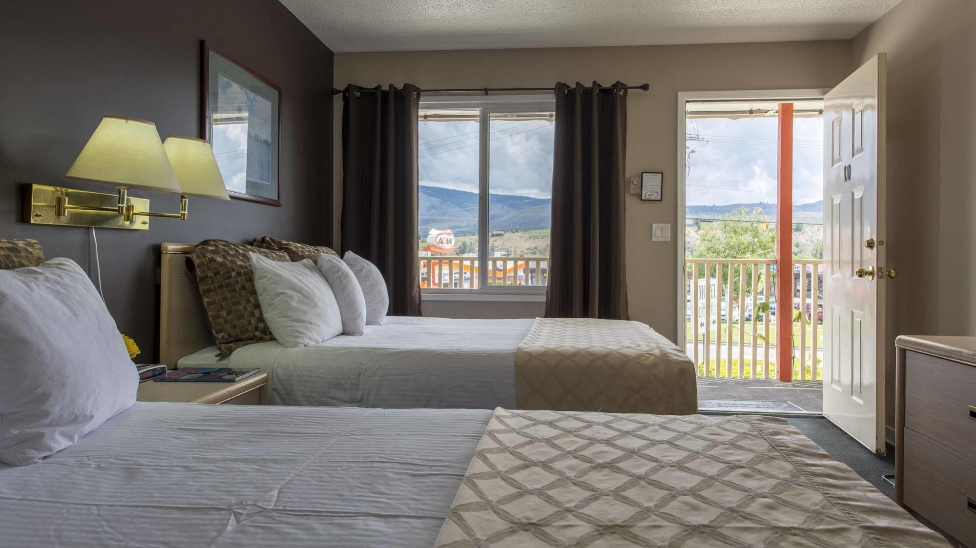 Maple Leaf Motel Inn Towne Osoyoos Extérieur photo